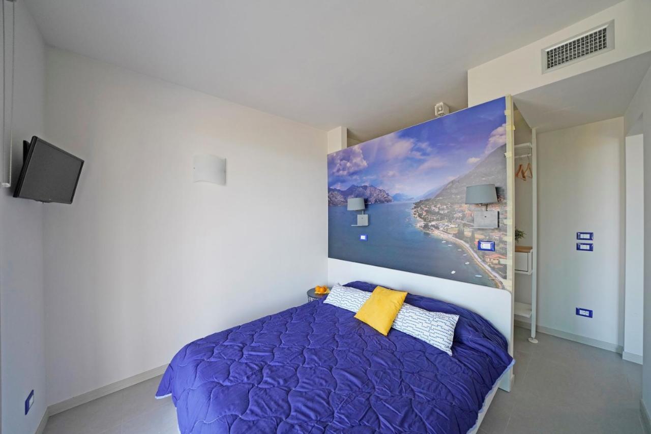 Gardaliva Blue Studio 3 Manerba del Garda Bagian luar foto